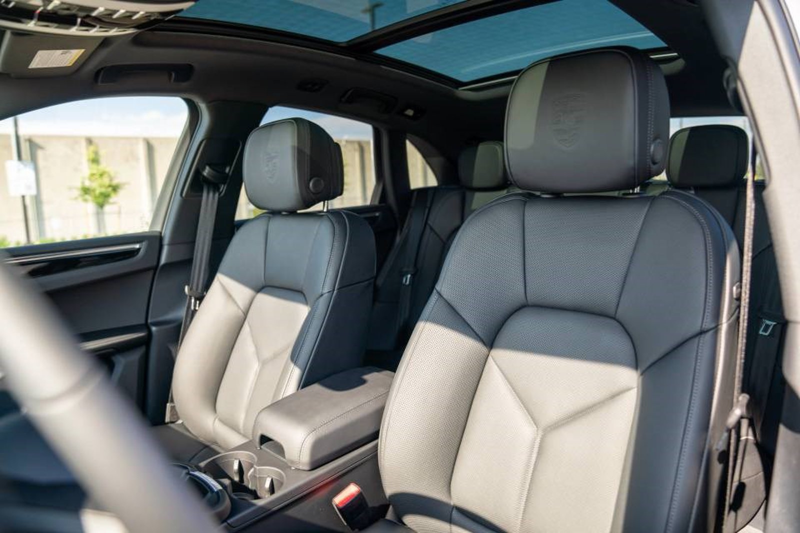 New 2026 Porsche Macan AWD/4WD image 5