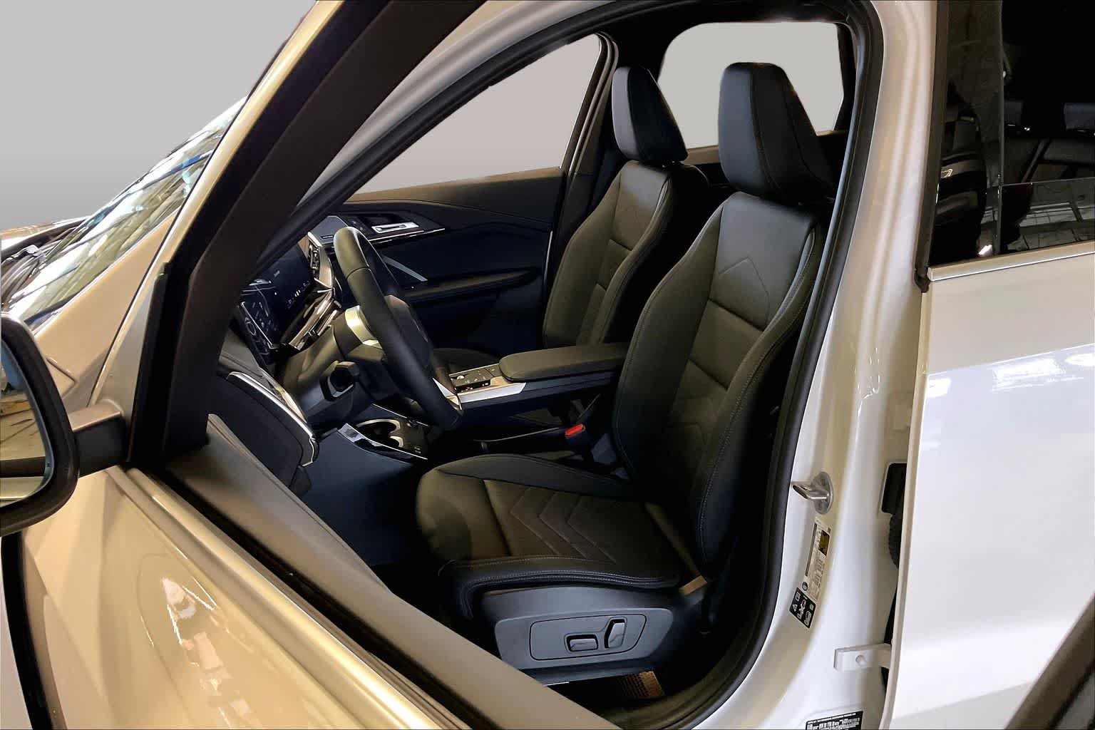 Used 2026 BMW X1 xDrive28i w/ Convenience Package AWD/4WD image 9