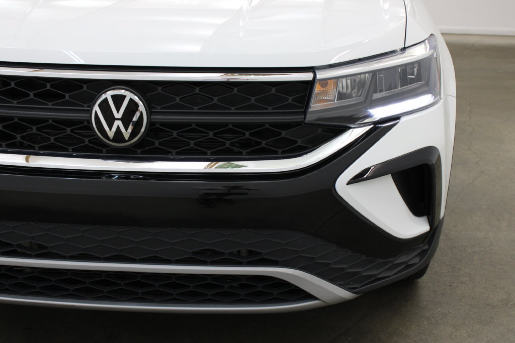 Used 2023 Volkswagen Taos S FWD image 8