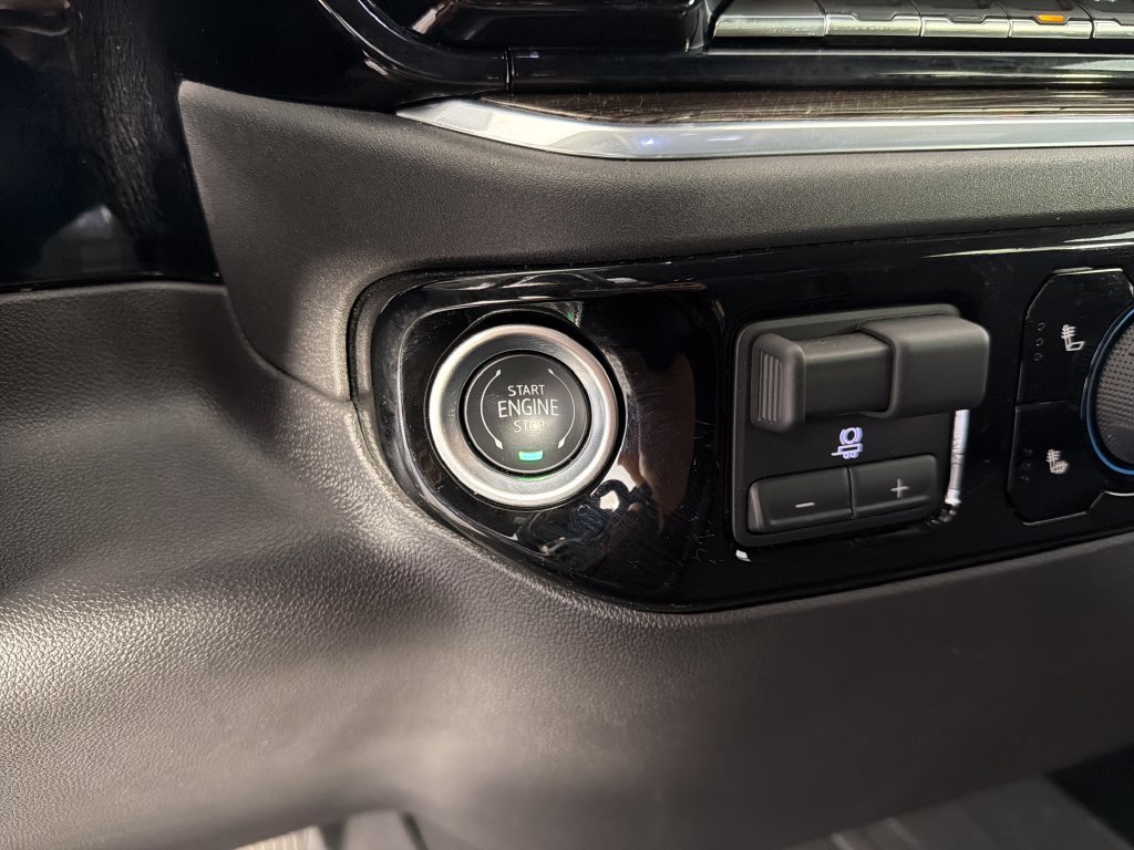 Used 2025 Chevrolet Silverado 1500 LT Trail Boss w/ LPO, Dark Essentials Package AWD/4WD image 14