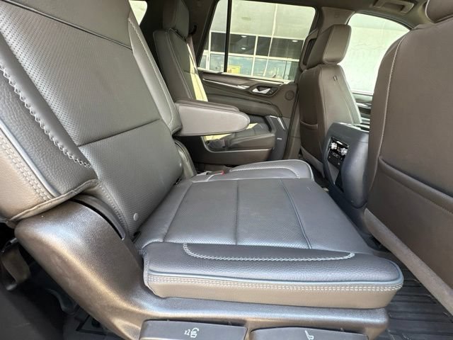 Used 2023 GMC Yukon Denali AWD/4WD image 6