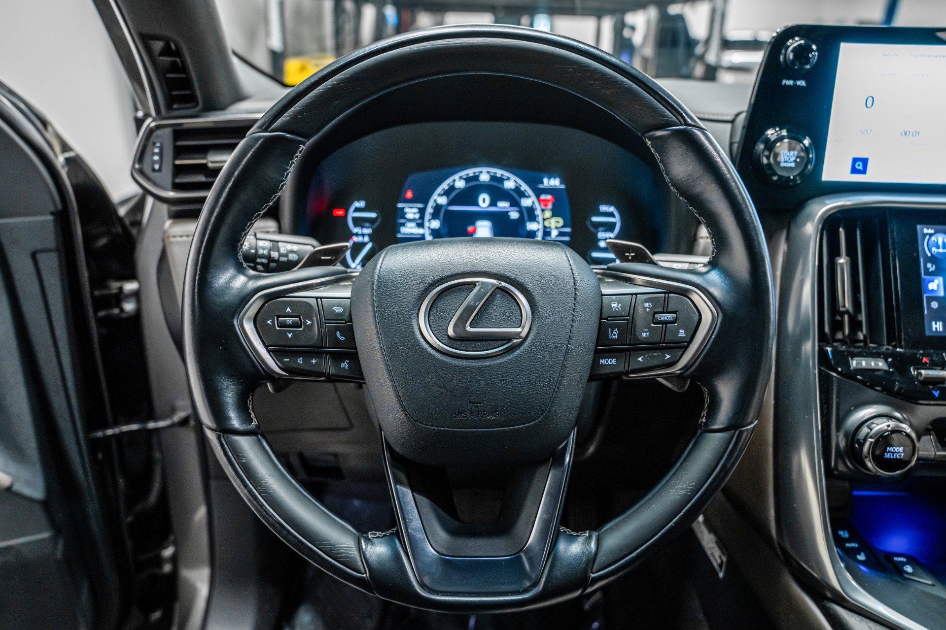 Used 2024 Lexus LX 600 4WD w/ Appearance Package image 14