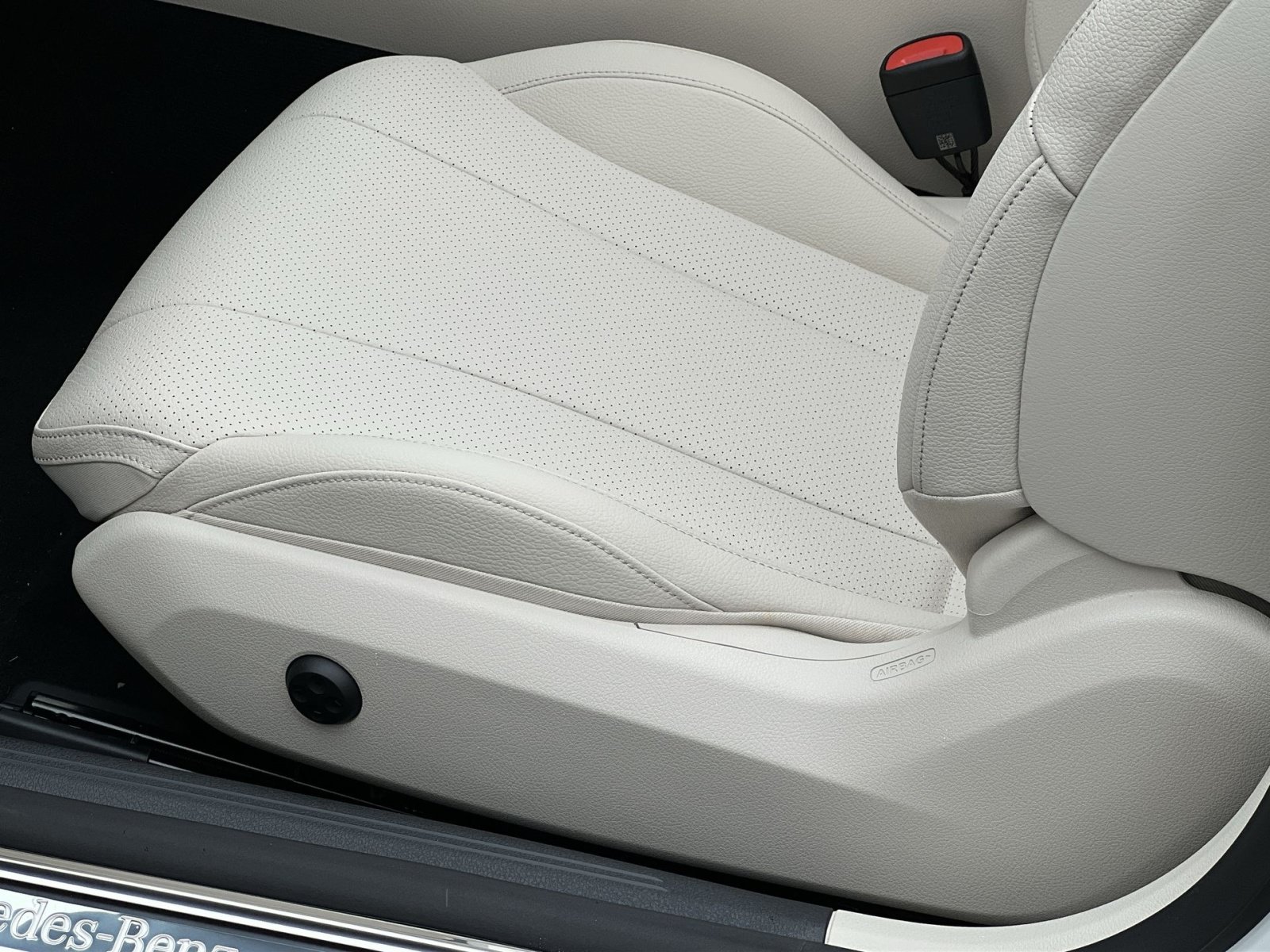 New 2027 Mercedes-Benz CLE 300 4MATIC Cabriolet image 19