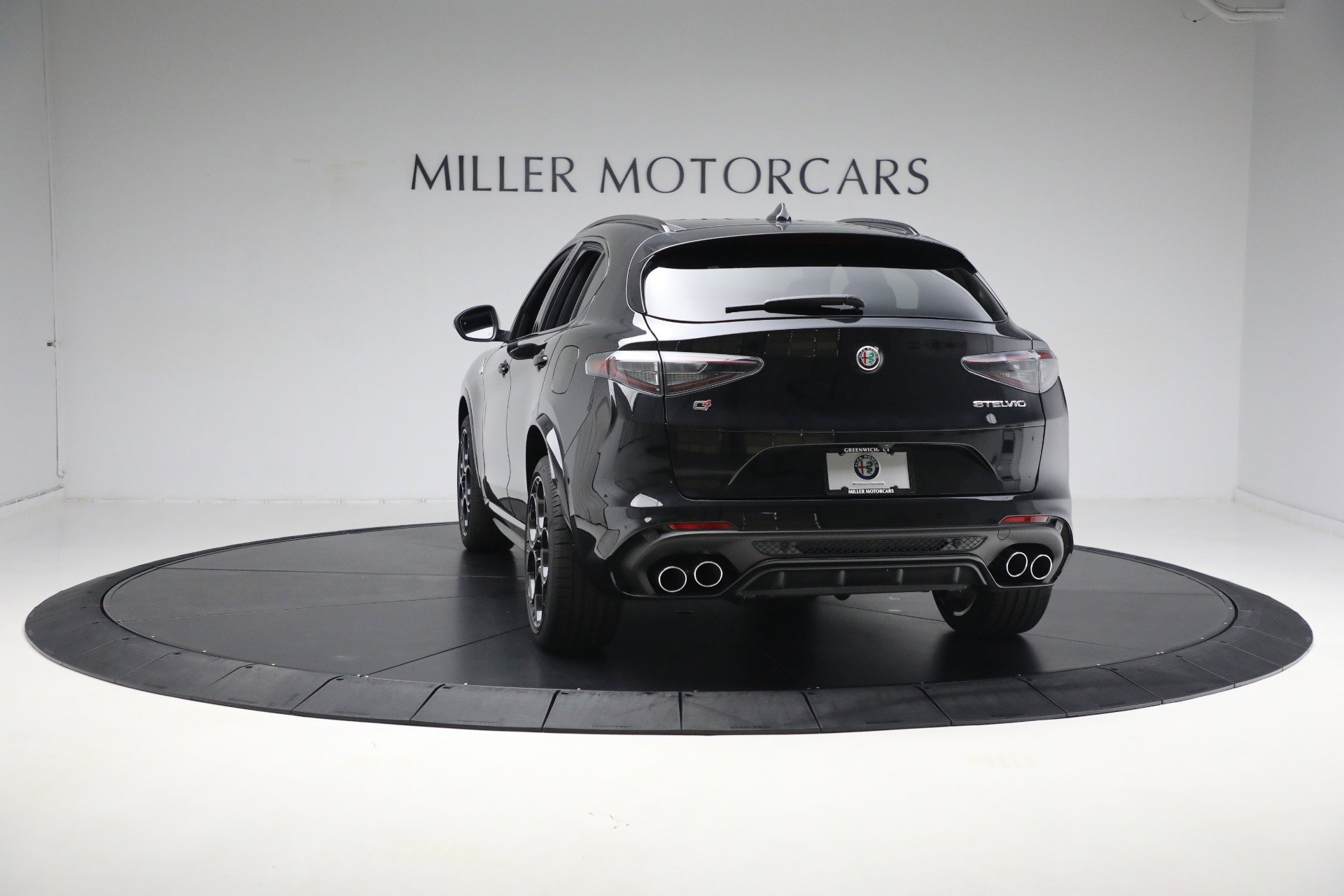 New 2024 Alfa Romeo Stelvio Quadrifoglio w/ Active Assist Plus Package AWD/4WD image 15