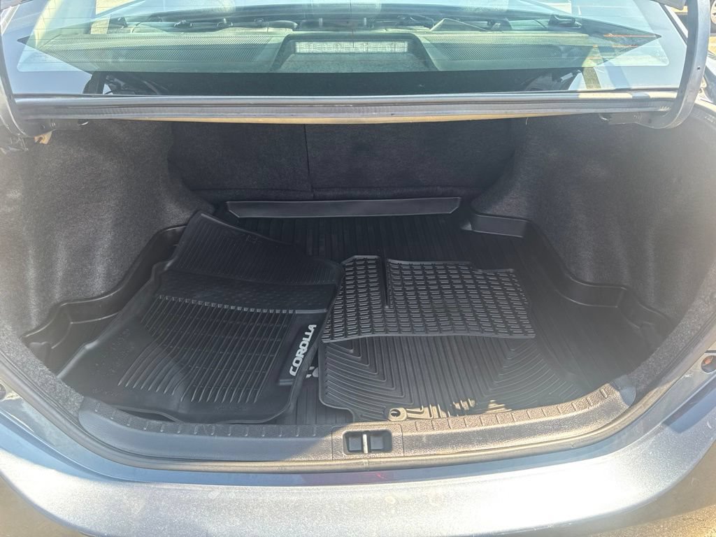 Used 2018 Toyota Corolla XSE FWD image 28