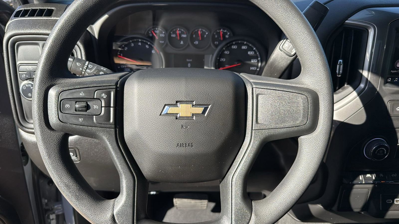 Used 2025 Chevrolet Silverado 1500 Custom image 15
