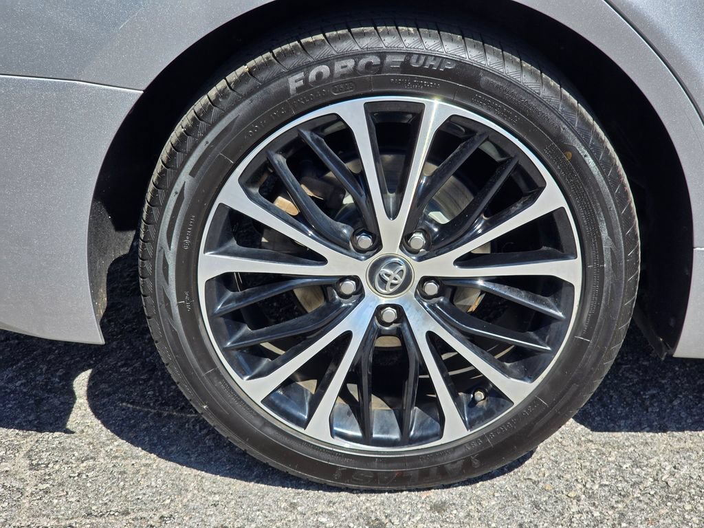Used 2019 Toyota Camry SE FWD image 12