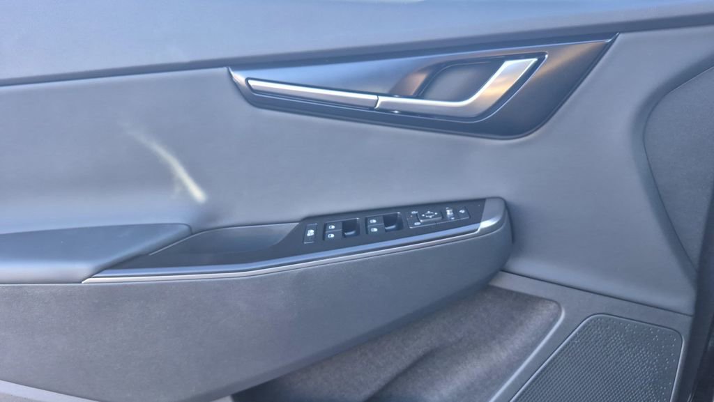 New 2025 Kia EV6 Light w/ Light LR Technology Package image 6