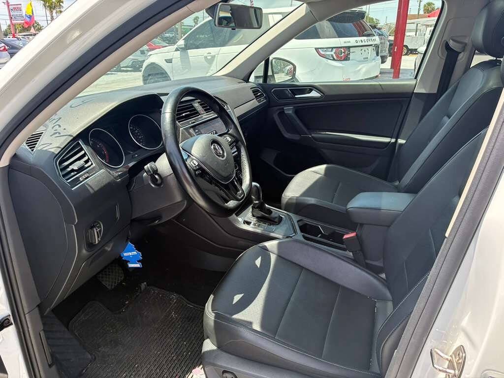 Used 2018 Volkswagen Tiguan SEL FWD image 11