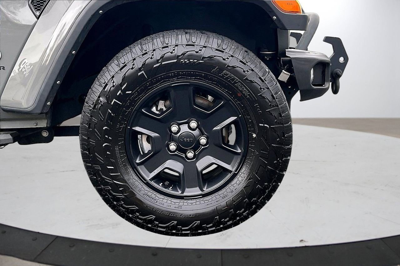 Certified 2022 Jeep Gladiator Overland w/ Popular Equipment Package image 35