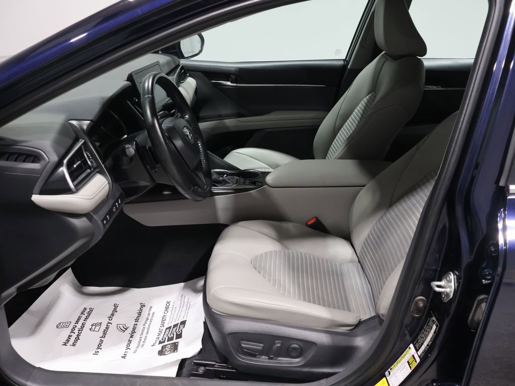 Used 2022 Toyota Camry SE image 10