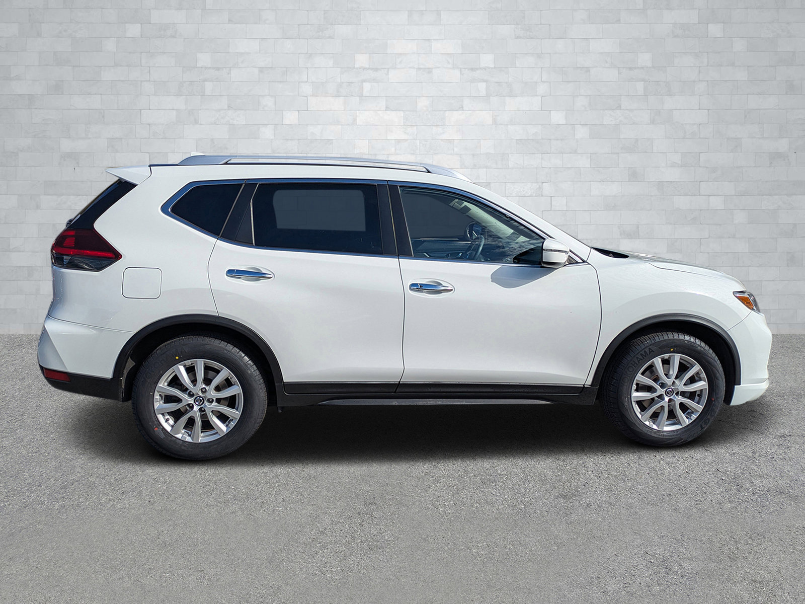 Used 2019 Nissan Rogue SV image 4