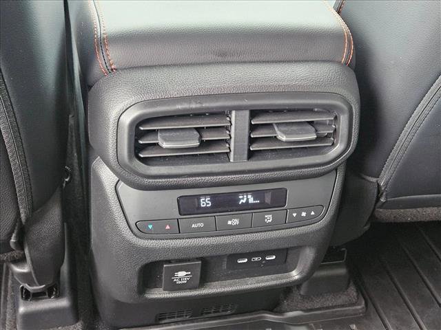 Used 2025 Honda Pilot TrailSport image 18