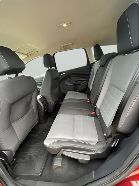 Used 2016 Ford Escape SE w/ Equipment Group 201A AWD/4WD image 16