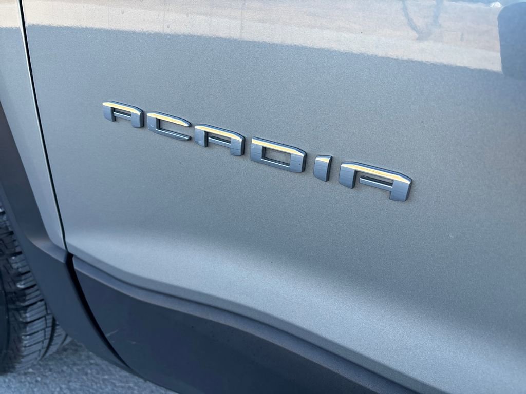 Used 2023 GMC Acadia SLT image 10