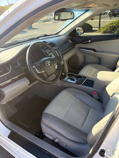 Used 2012 Toyota Camry XLE w/ Leather Pkg FWD image 16