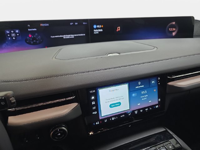 New 2027 Lincoln Navigator Reserve w/ Jet Appearance Package AWD/4WD image 17