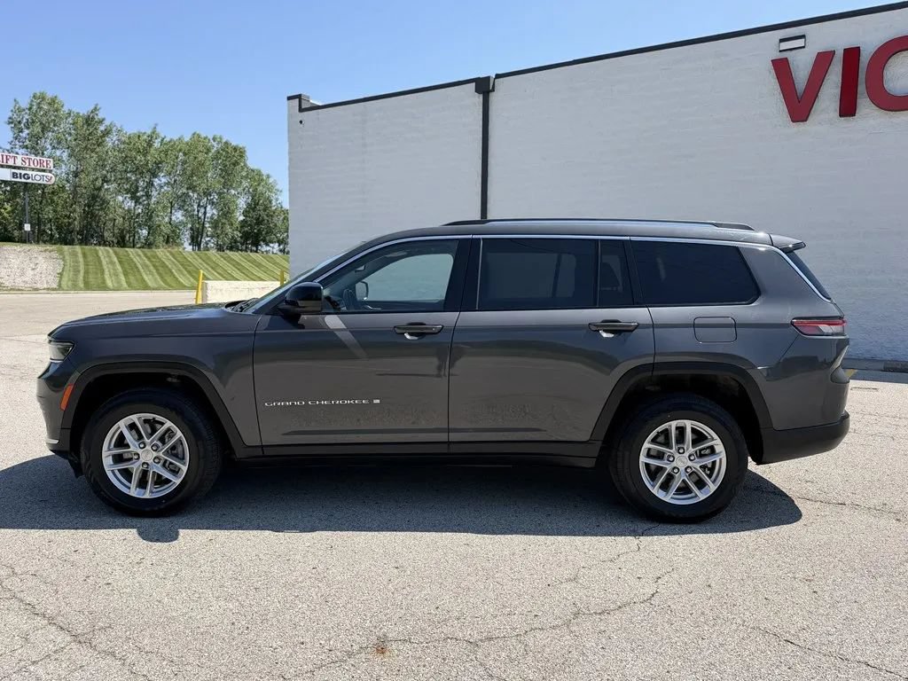 Used 2022 Jeep Grand Cherokee L Laredo w/ Luxury Tech Group I RWD image 7