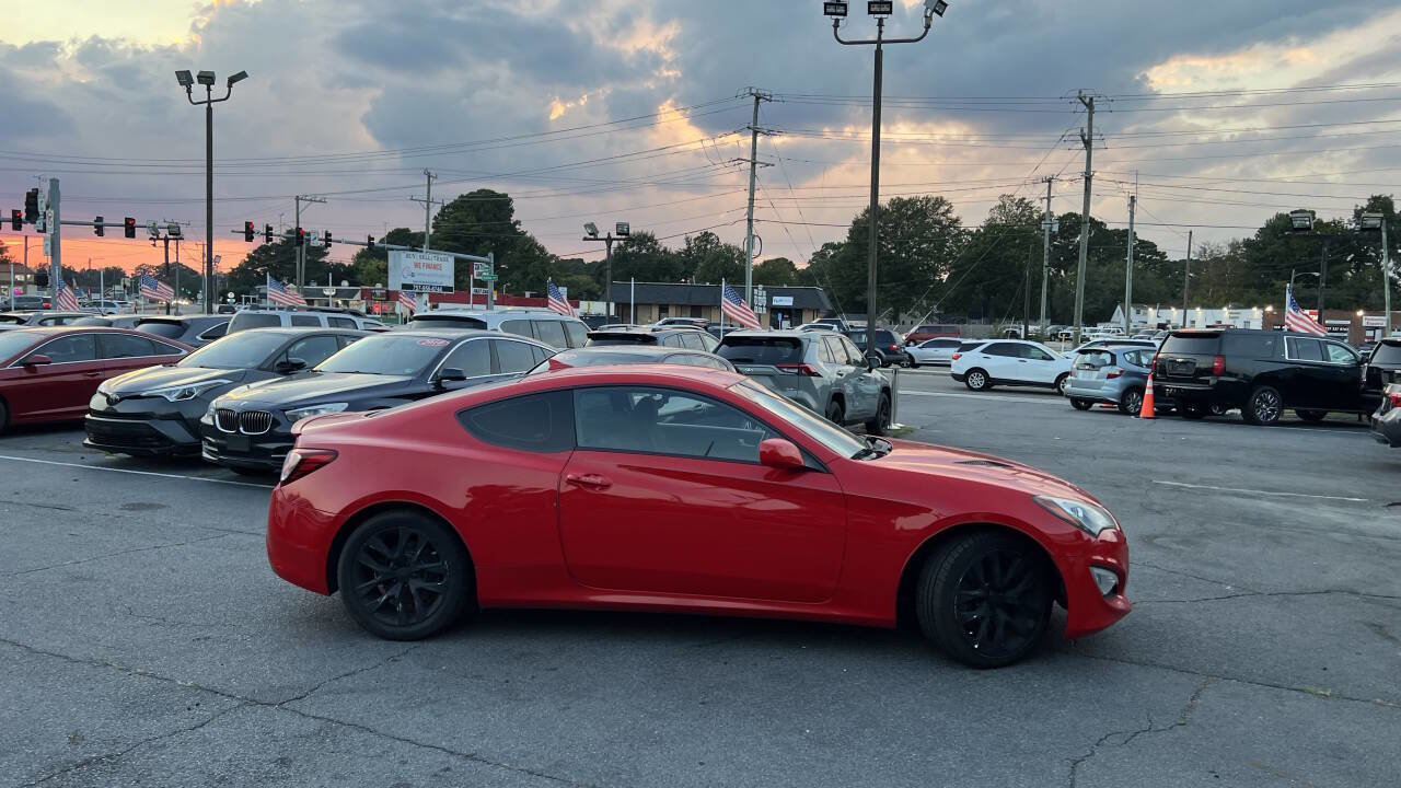 Used 2014 Hyundai Genesis 2.0T image 9