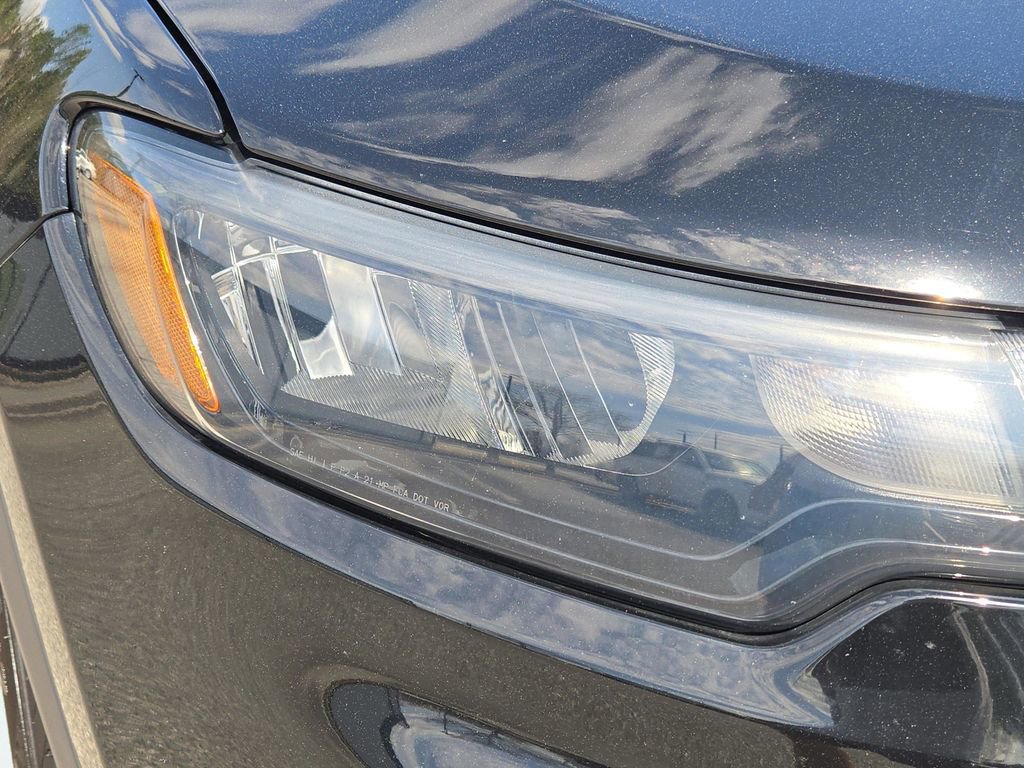 Used 2022 Jeep Compass Latitude w/ Sun and Sound Group image 5