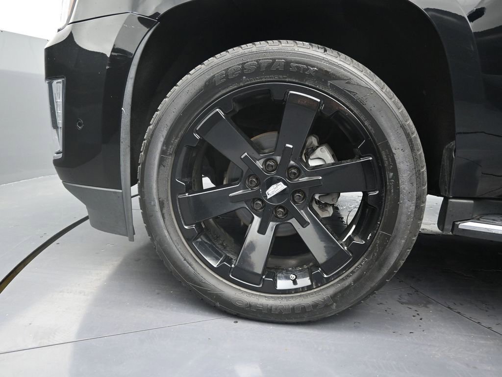 Used 2019 Cadillac Escalade ESV Premium Luxury image 9