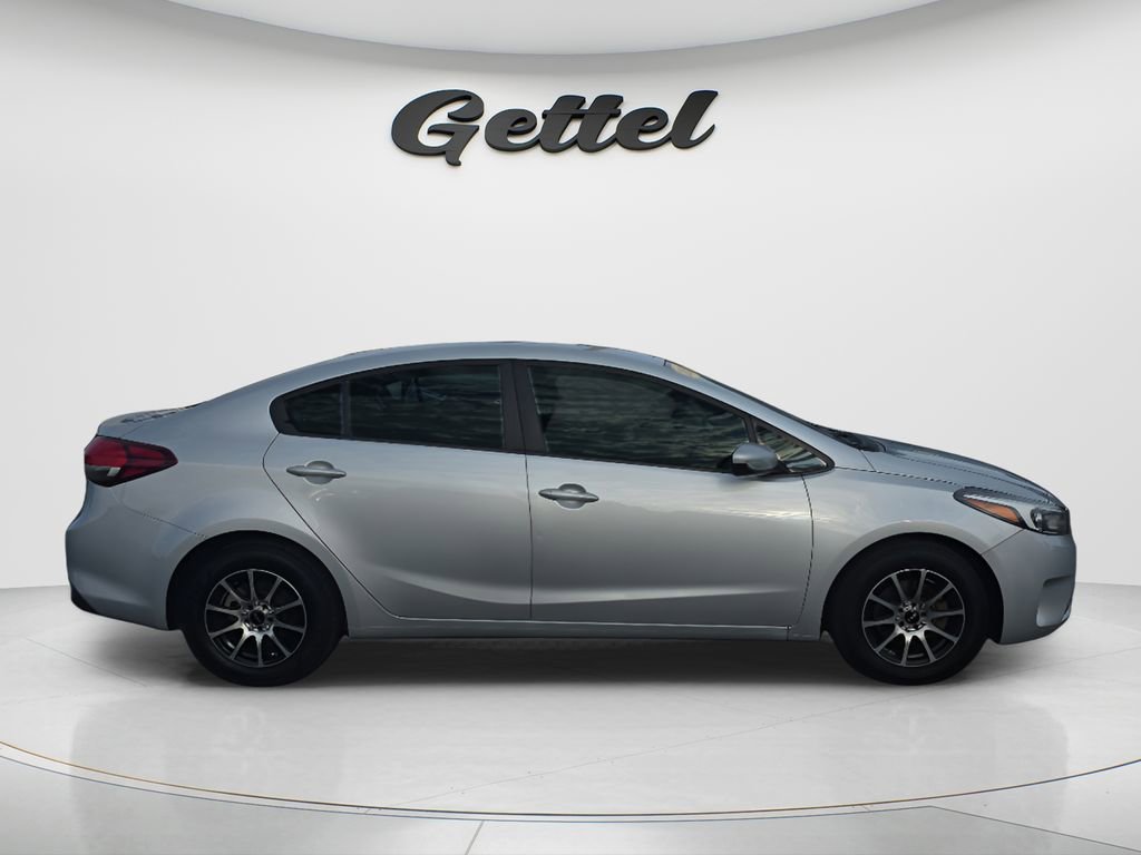 Used 2017 Kia Forte LX FWD image 4