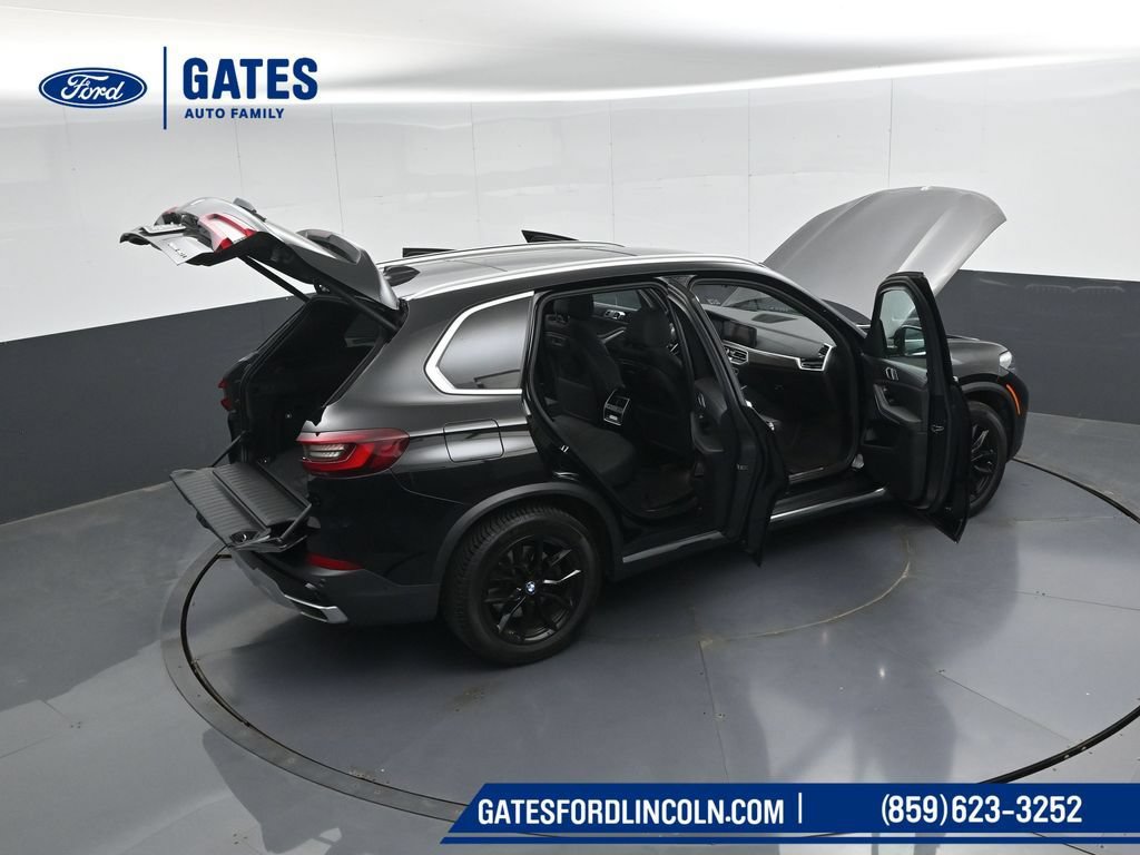 Used 2022 BMW X5 xDrive40i w/ Premium Package AWD/4WD image 57