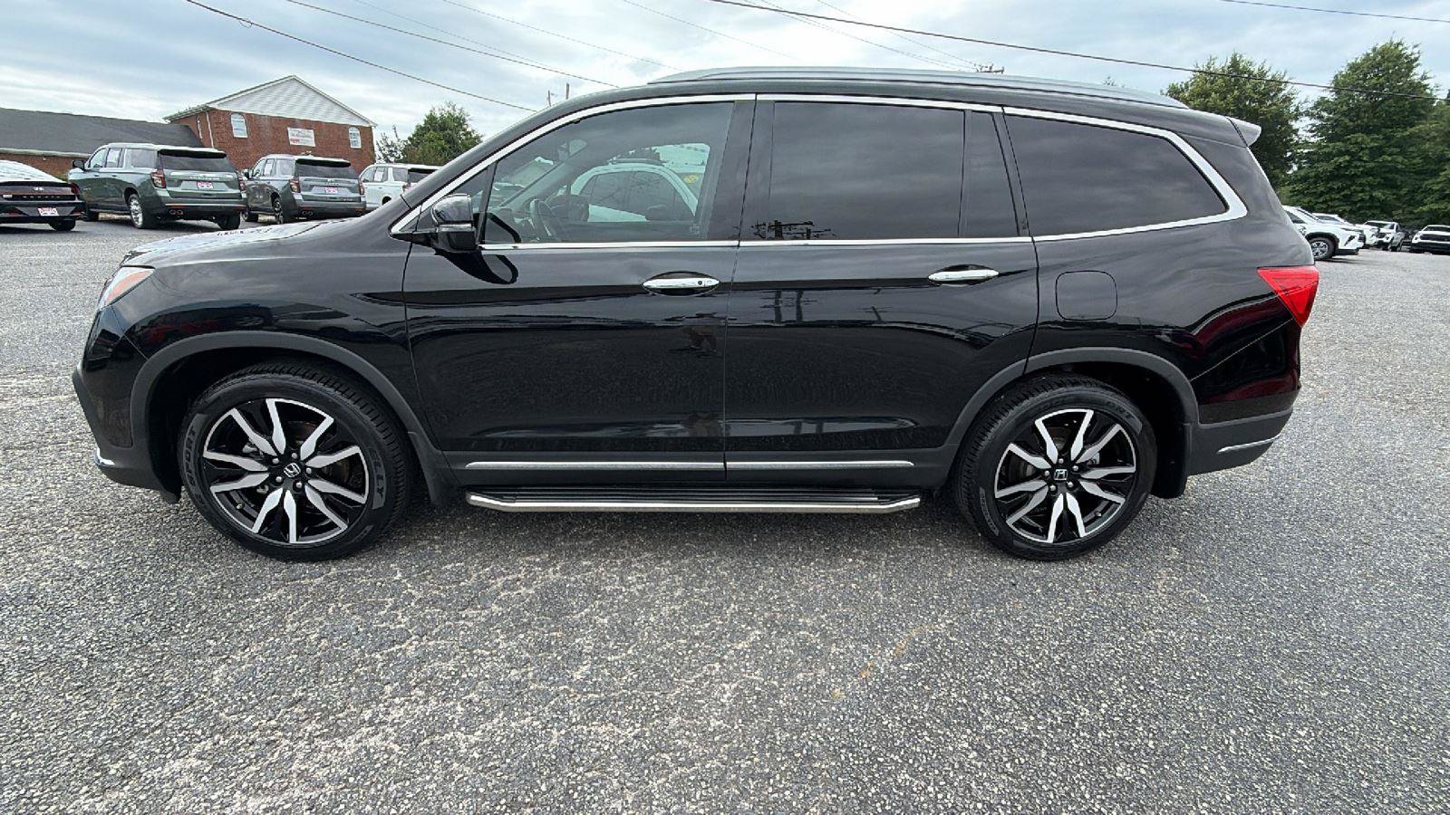 Used 2020 Honda Pilot Touring image 11
