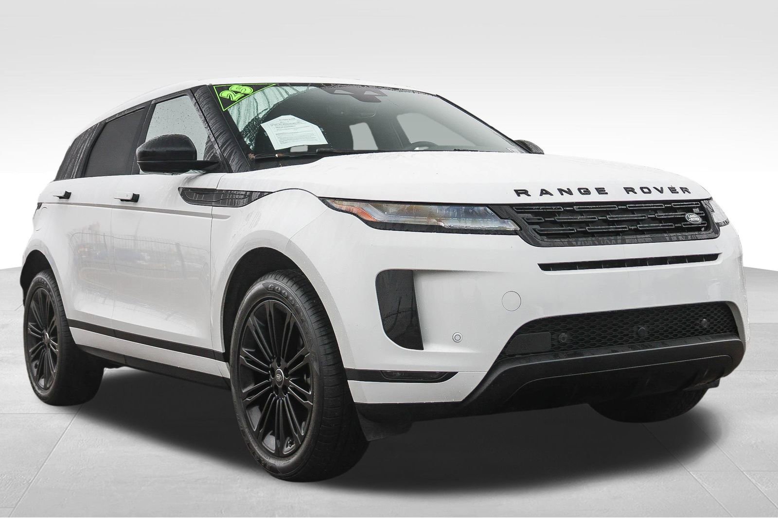 Used 2025 Land Rover Range Rover Evoque S image 3