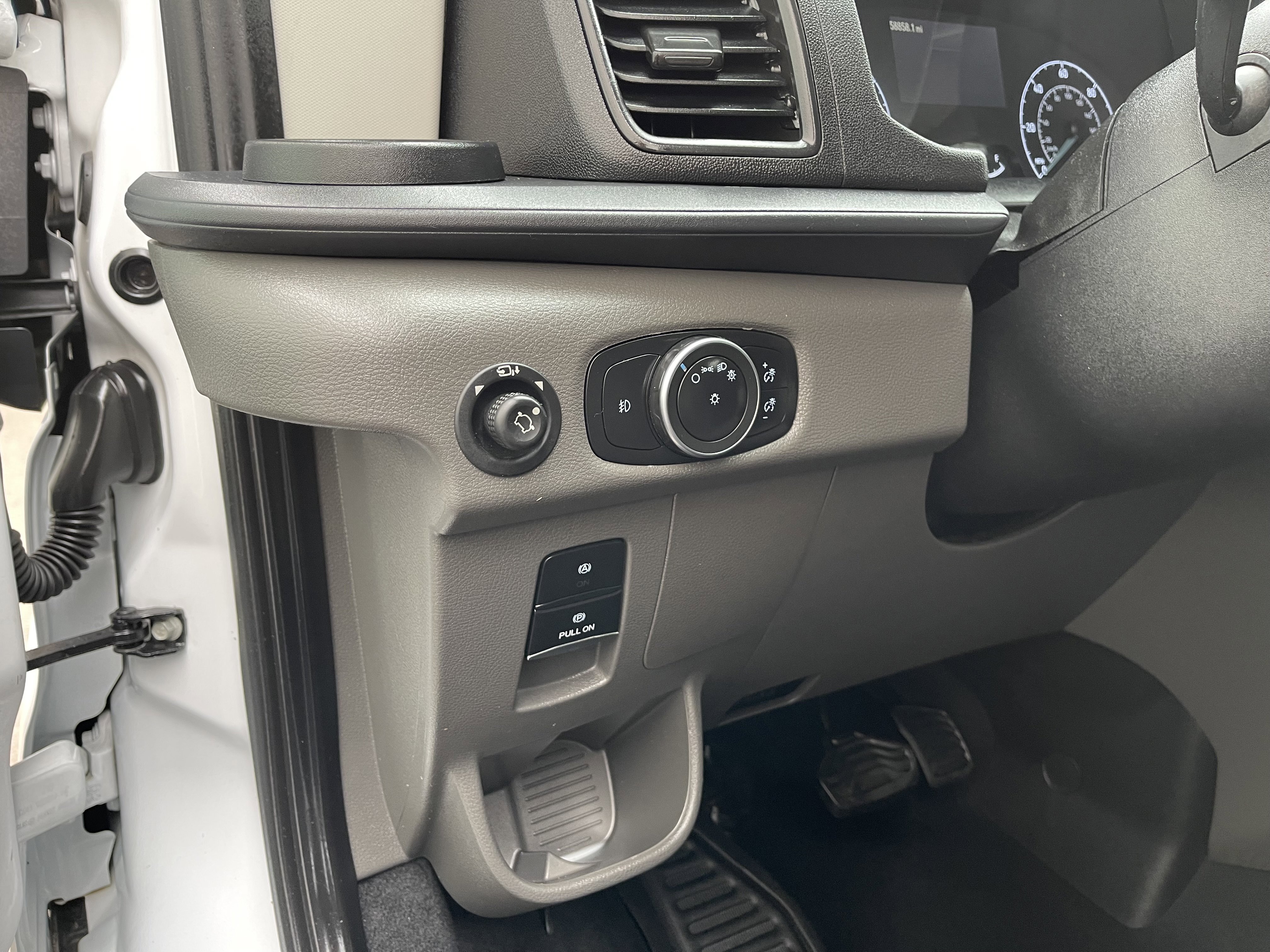 Used 2023 Ford Transit 350 XLT image 13