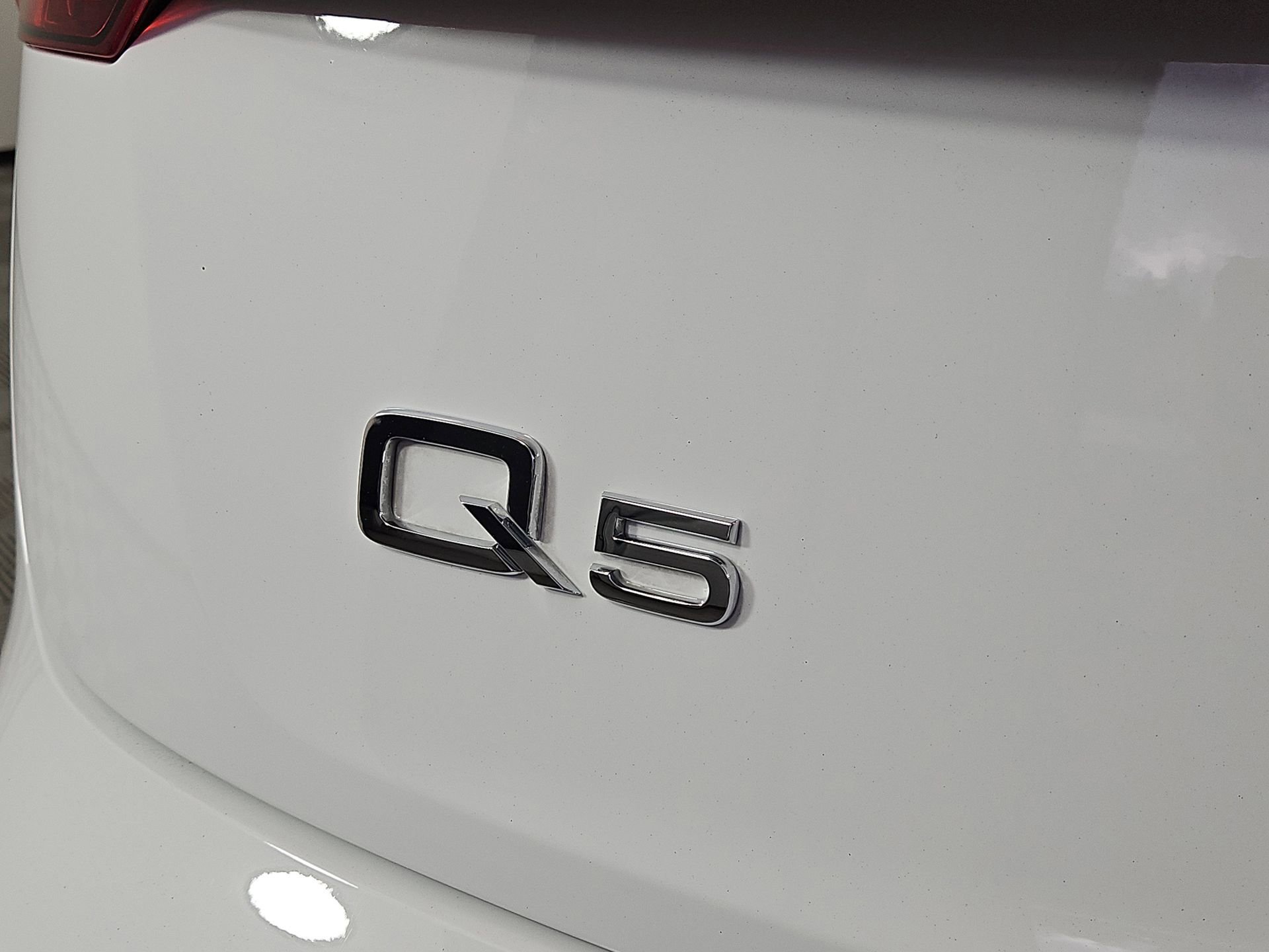 Used 2018 Audi Q5 2.0T Premium Plus w/ Premium Plus Package image 13