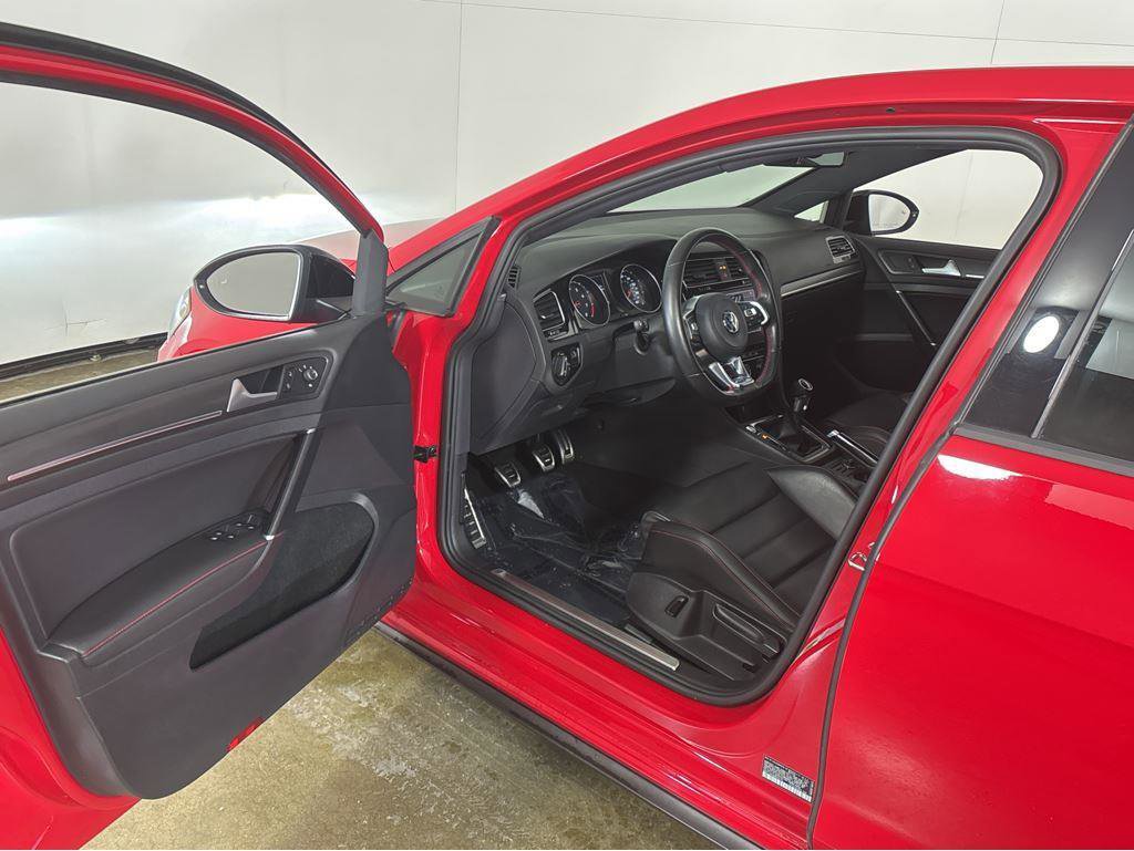 Used 2021 Volkswagen GTI SE image 2