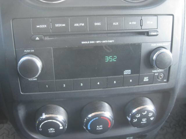 Used 2014 Jeep Patriot Sport w/ Power Value Group AWD/4WD image 17