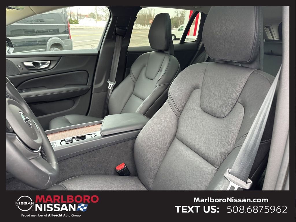 Used 2024 Volvo V60 B5 Cross Country Plus image 11