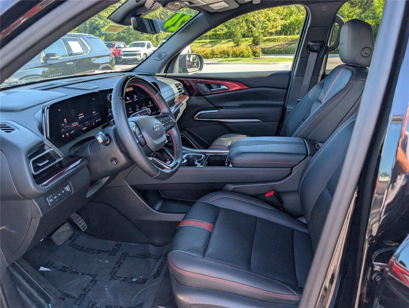 Used 2024 Chevrolet Traverse RS w/ LPO, Floor Liner Package AWD/4WD image 17