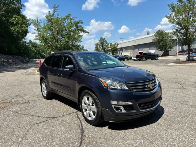 Used 2017 Chevrolet Traverse LT w/ Style and Technology Package AWD/4WD image 7