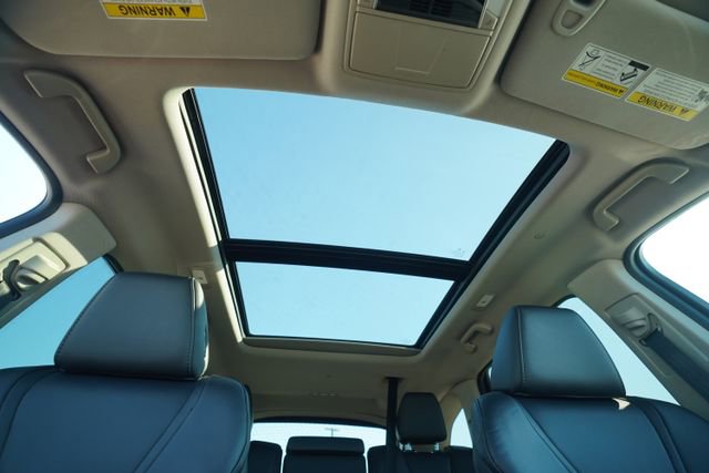 Used 2023 Acura MDX SH-AWD image 12