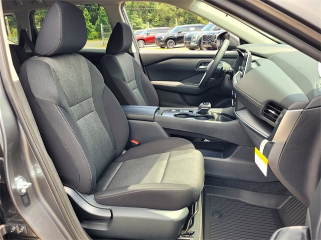 New 2025 Nissan Rogue SV image 9