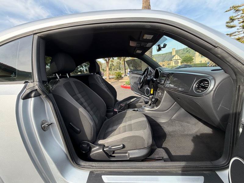Used 2012 Volkswagen Beetle 2.0T FWD image 24