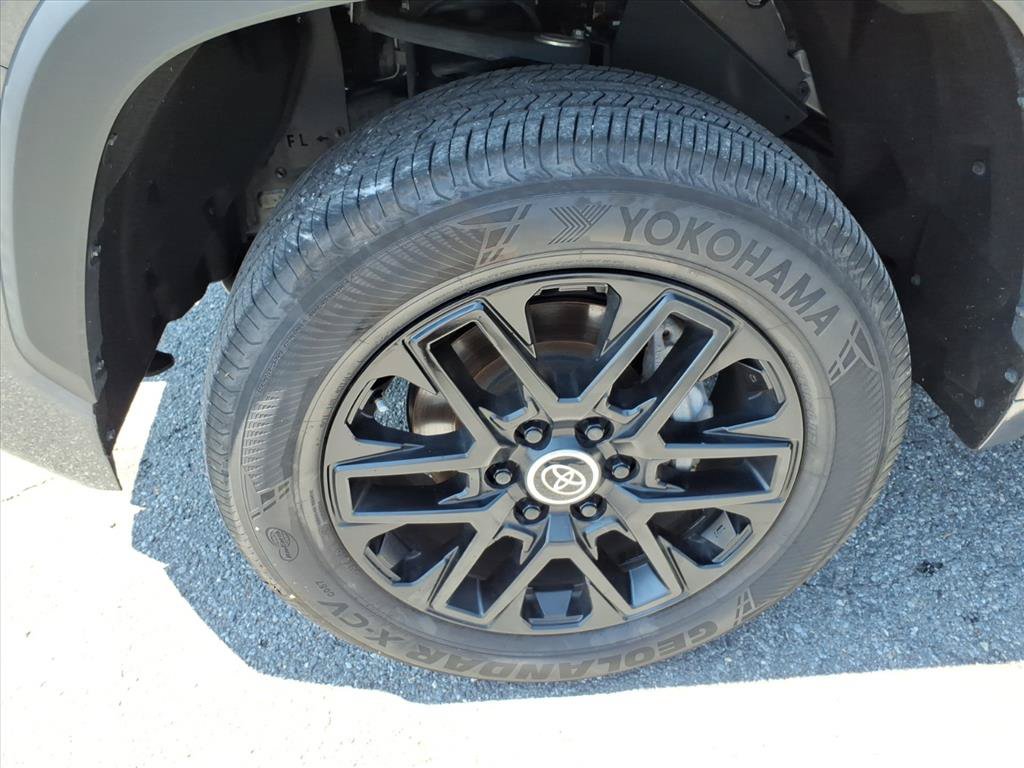 Used 2024 Toyota Tundra Limited AWD/4WD image 14