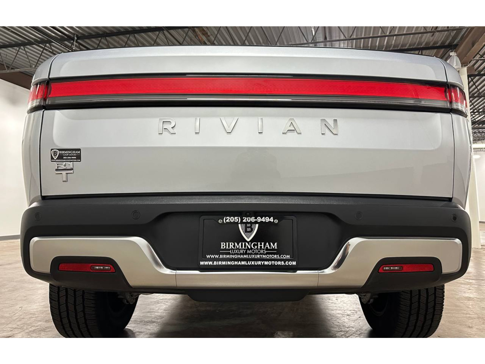 Used 2023 Rivian R1T Adventure Dual AWD/4WD image 14