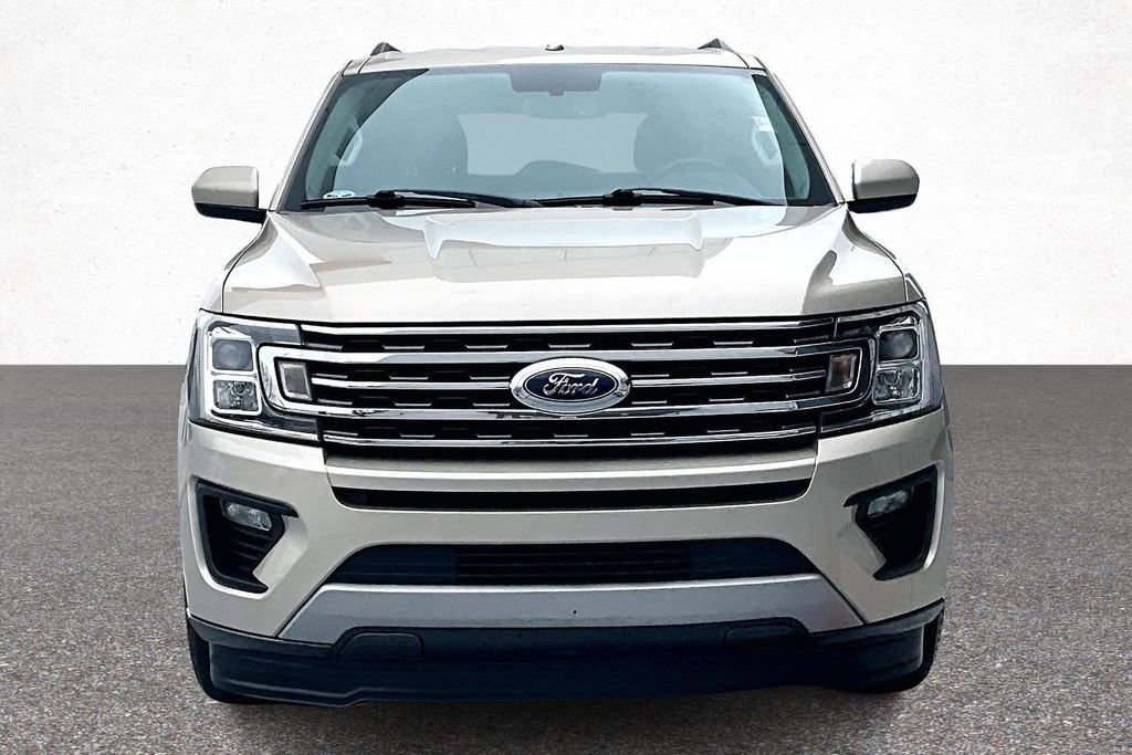 Used 2018 Ford Expedition XLT image 3