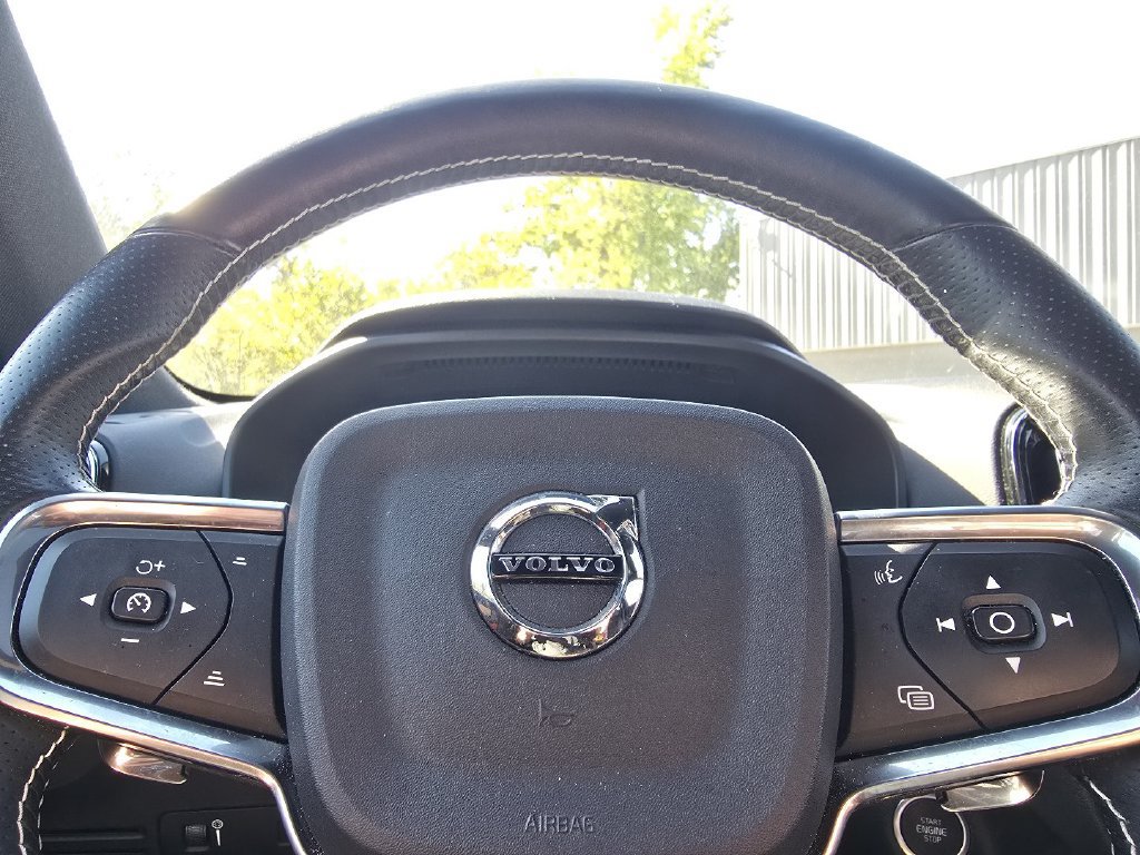 Used 2019 Volvo XC40 AWD T5 image 30