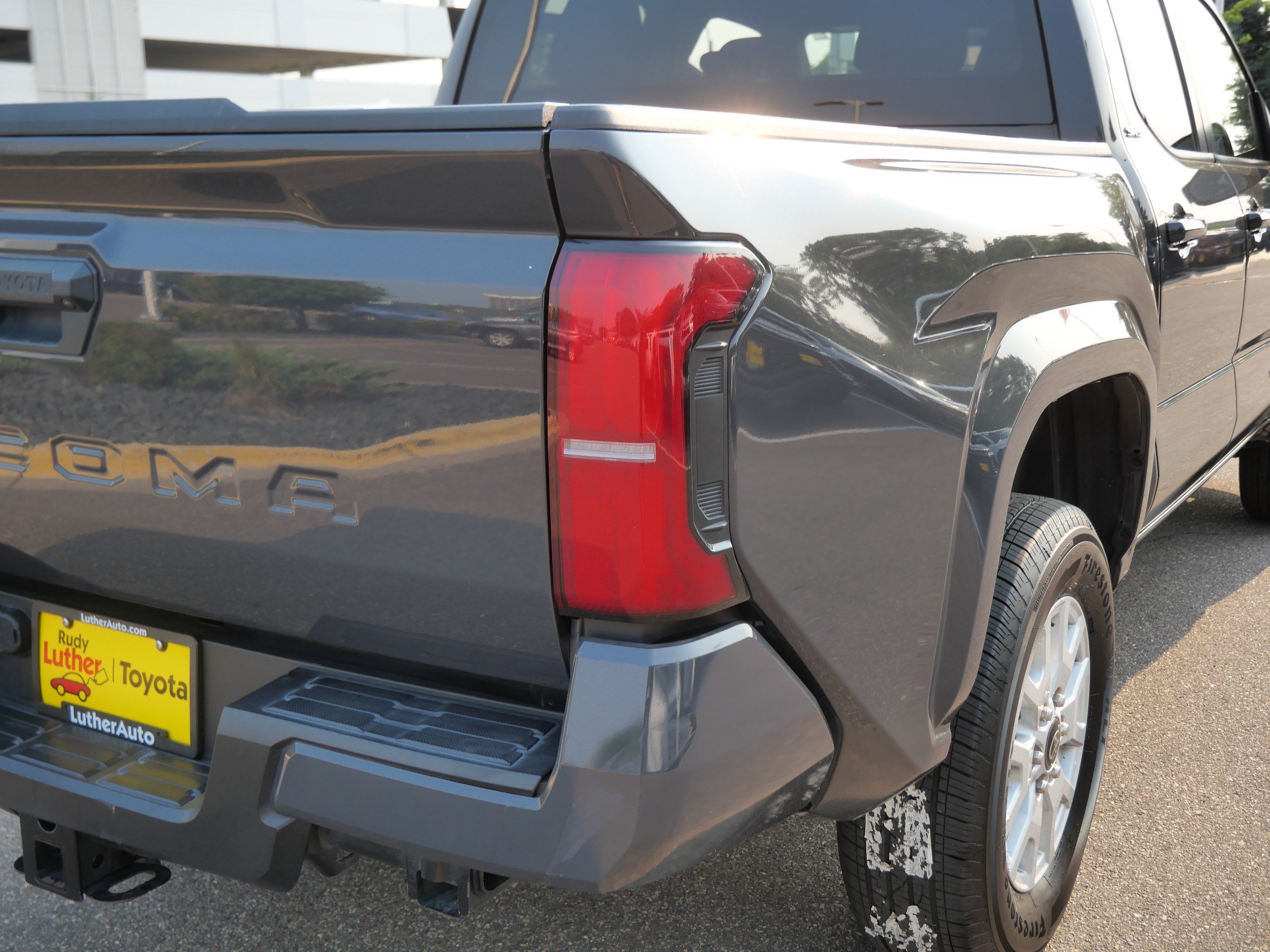 Certified 2024 Toyota Tacoma SR5 AWD/4WD image 18