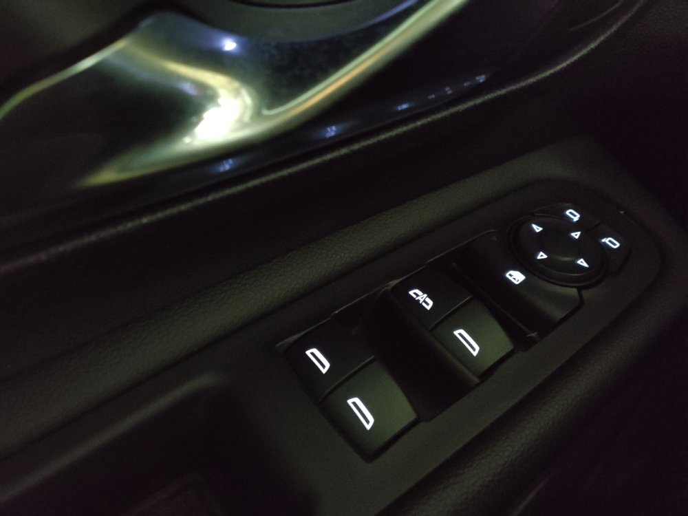 Used 2023 GMC Terrain SLT image 27