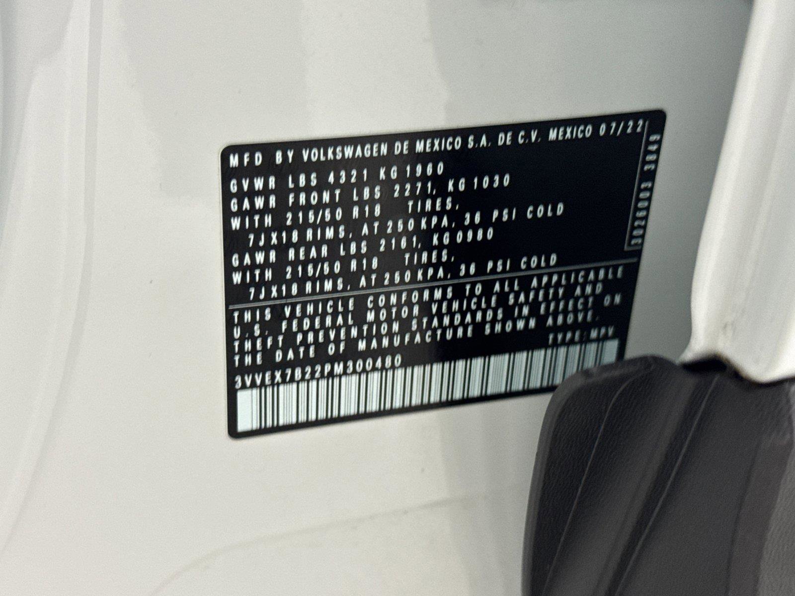 Used 2023 Volkswagen Taos SE w/ Panoramic Sunroof Package FWD image 27