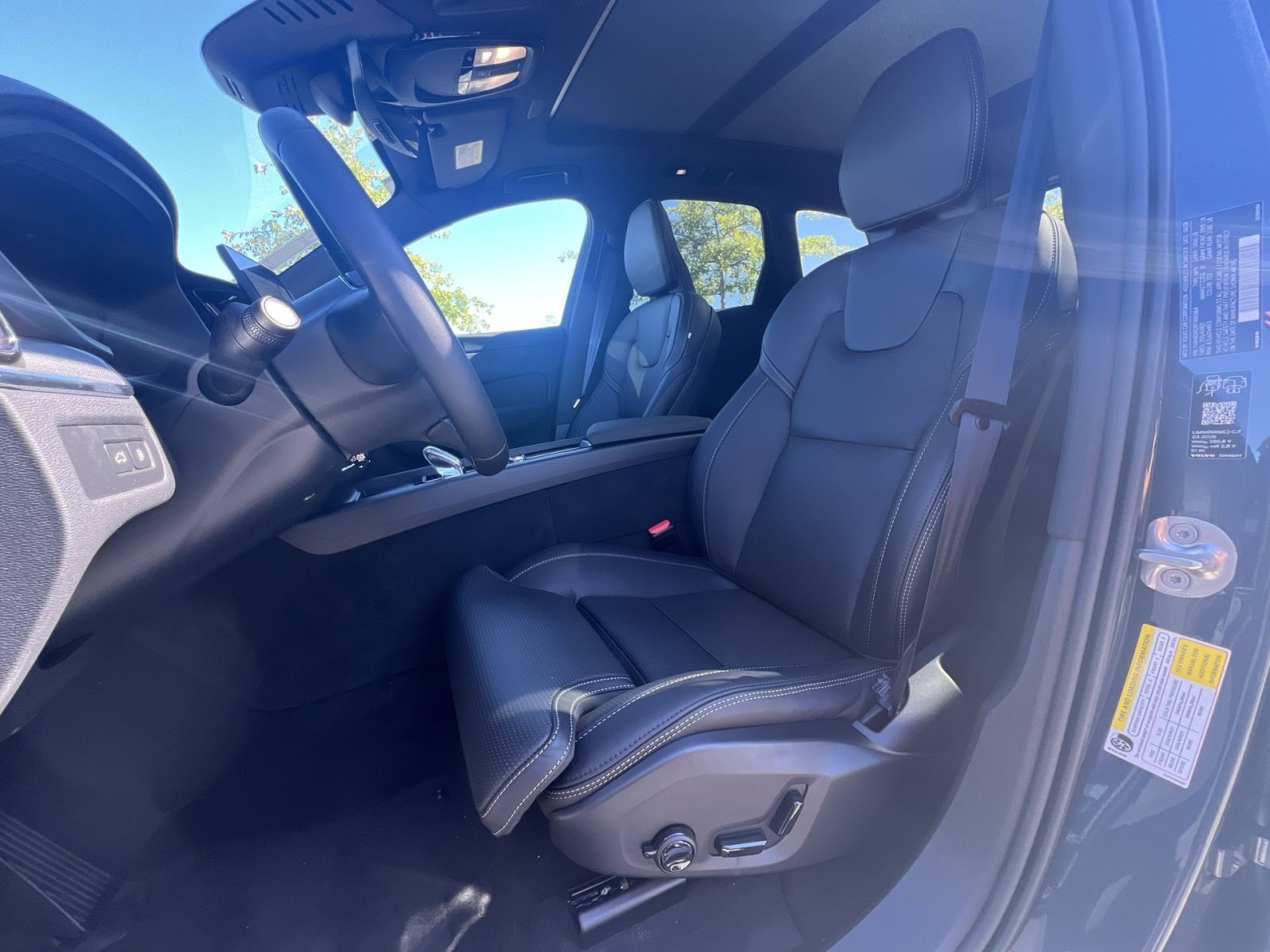 New 2026 Volvo XC60 T8 Ultra w/ Protection Package Premier AWD/4WD image 13