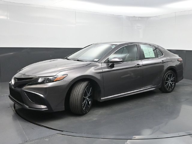 Used 2024 Toyota Camry SE FWD image 5