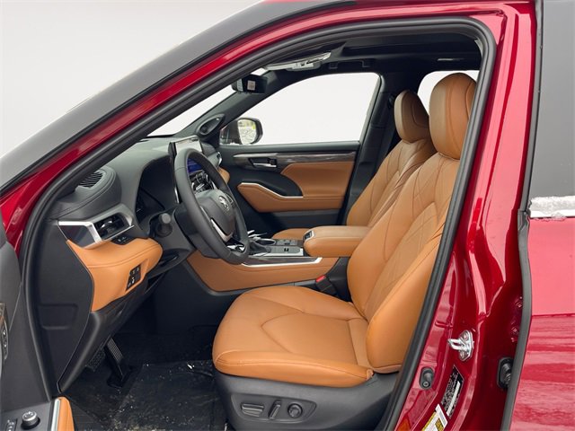 New 2026 Toyota Highlander Platinum image 9