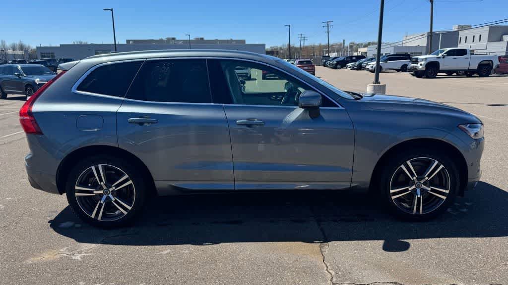 Used 2019 Volvo XC60 T6 Momentum w/ Multimedia Package image 4